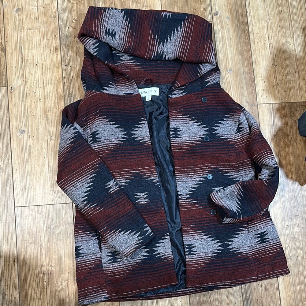 Stylish Hooded Jacket with Geometric Pattern